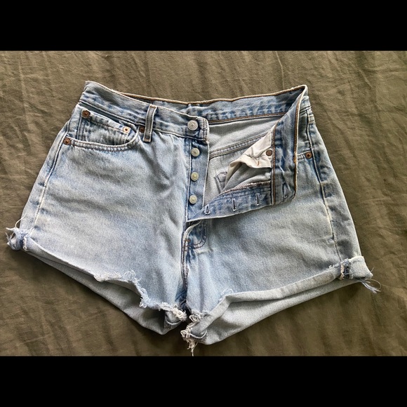 True vintage Levi’s 501 cut off shorts - Picture 5 of 5